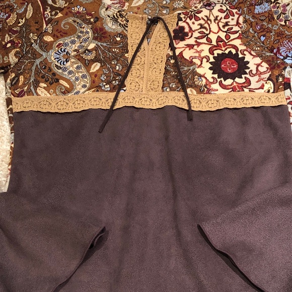 LIMITED TOO Faux Suede Paisley Top - Picture 4 of 7